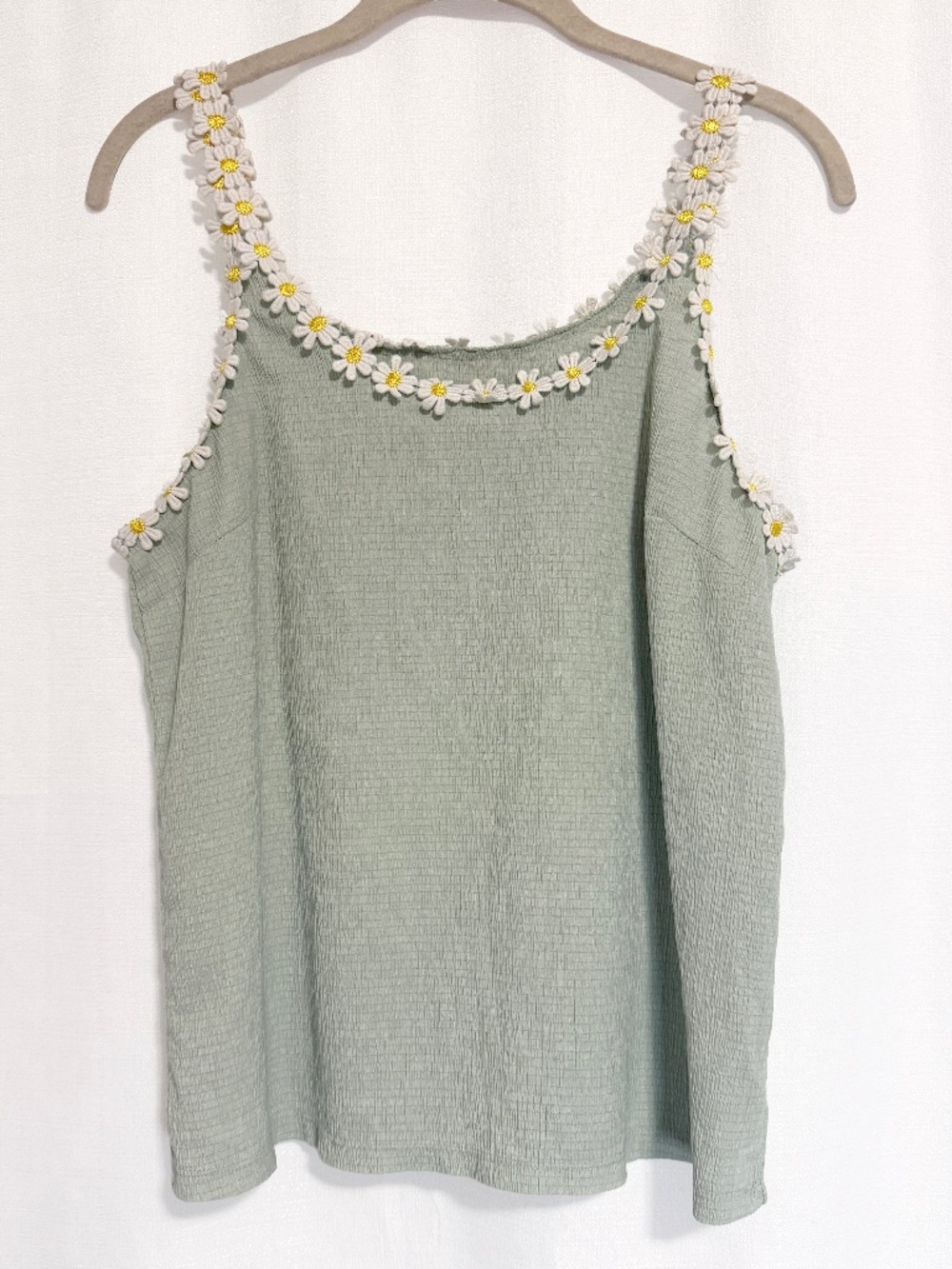 Vintage 90s Kikit Sage Green Daisy Trim Boho Camisole Tanktop Size Medium